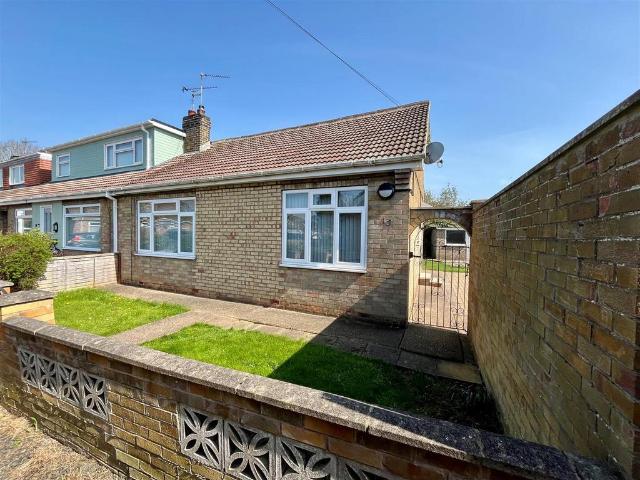 3 bedroom semi detached bungalow for sale