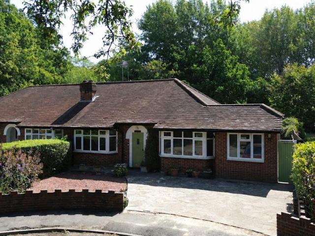 3 bedroom semi detached bungalow for sale