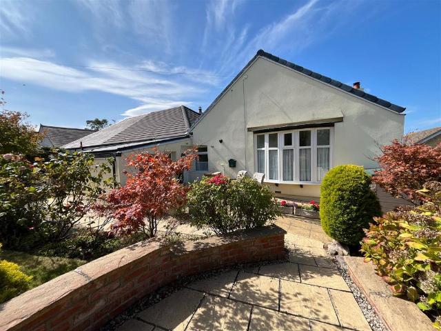 3 bedroom semi detached bungalow for sale