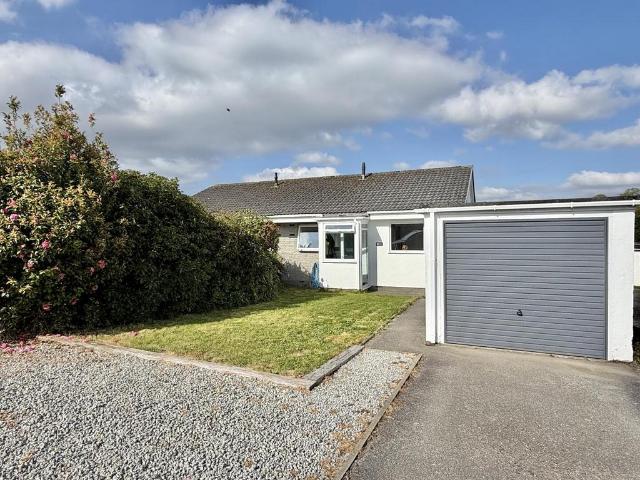 3 bedroom semi detached bungalow for sale