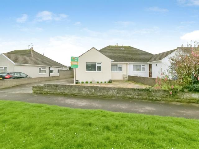 3 bedroom semi detached bungalow for sale