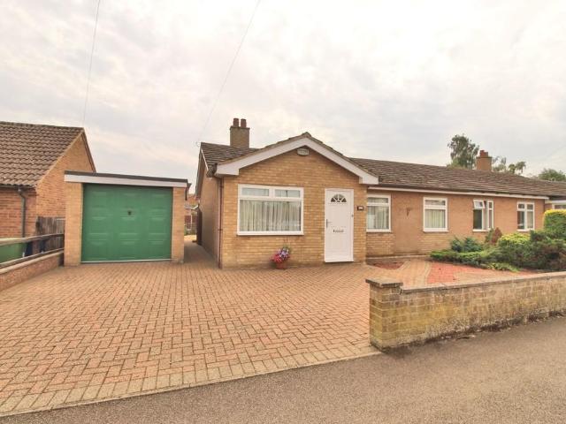 3 bedroom semi detached bungalow for sale