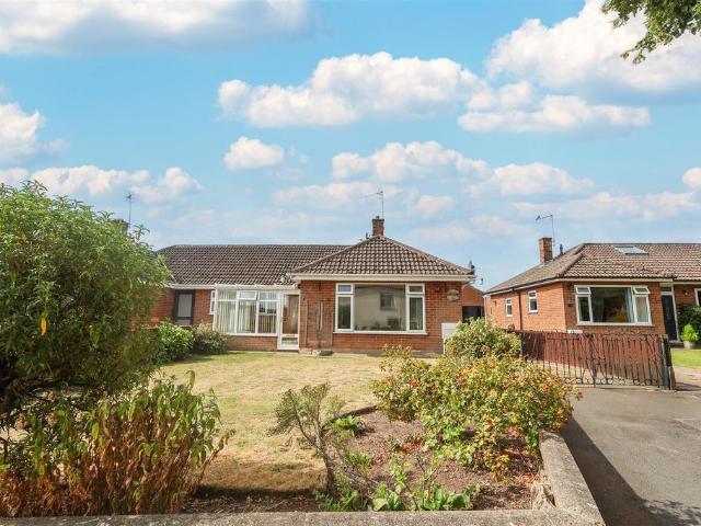 3 bedroom semi detached bungalow for sale