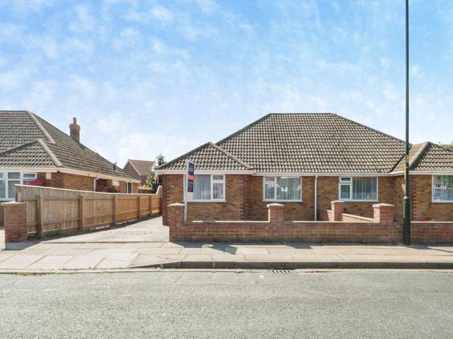 3 bedroom semi detached bungalow for sale