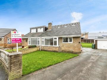 3 bedroom semi detached bungalow for sale