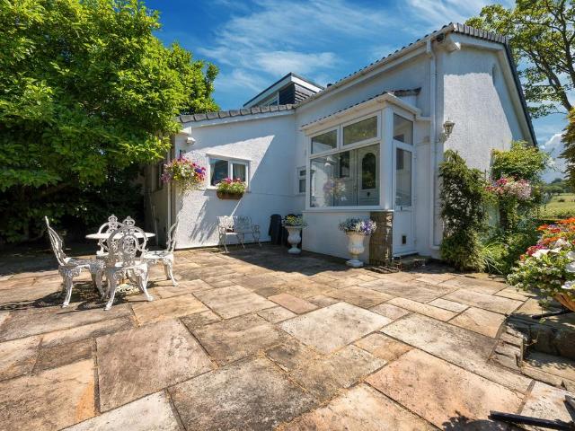 3 bedroom semi detached bungalow for sale