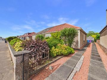 3 bedroom semi detached bungalow for sale