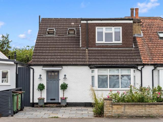 3 bedroom semi detached bungalow for sale