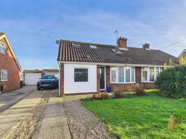 3 bedroom semi detached bungalow for rent in Brook Way, Lancin.