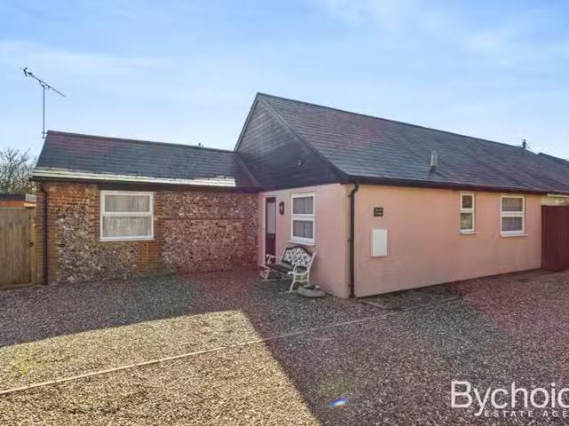 3 bedroom semi detached bungalow for rent in Meadow Cottage, M.