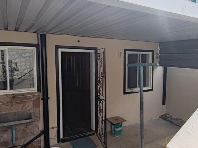 3 Bedroom semi detached cottage to rent in Redfern, Phoenix