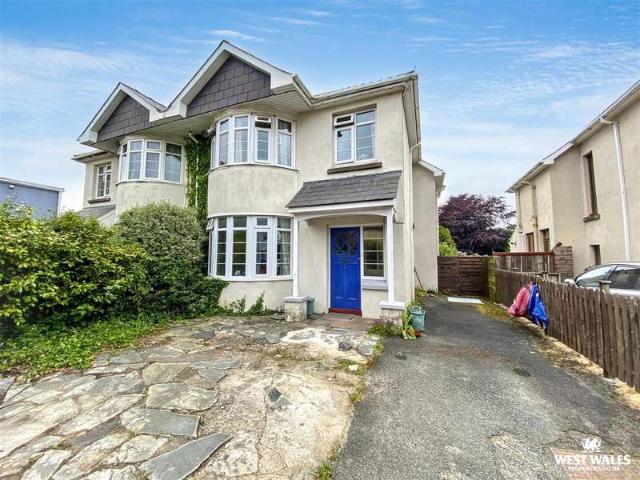 3 Bedroom Semi Detached House