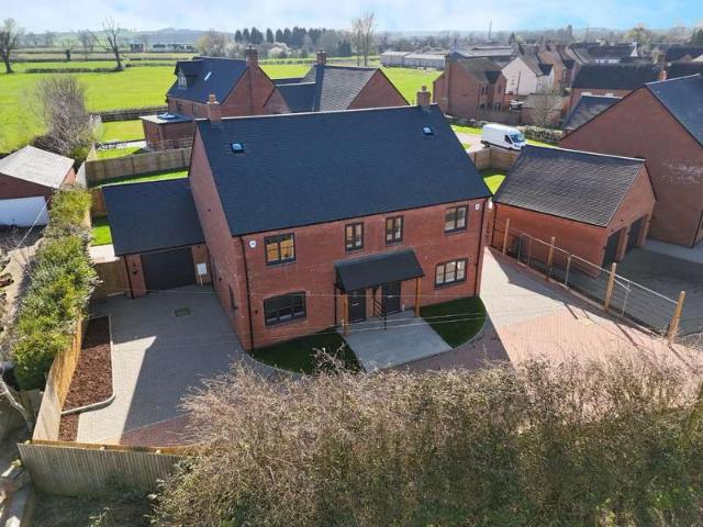 3 Bedroom Semi Detached House