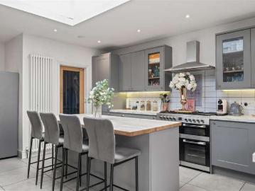 3 Bedroom Semi Detached House
