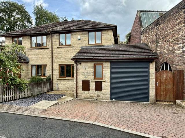3 Bedroom Semi Detached House