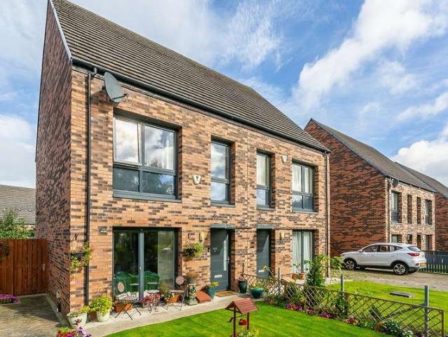 3 Bedroom Semi Detached House