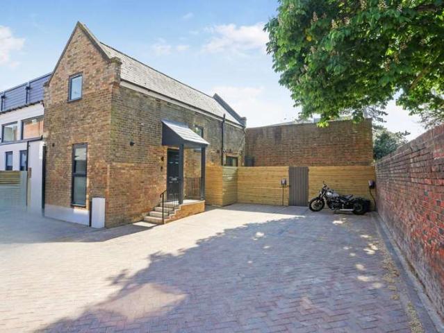 3 Bedroom Semi Detached House