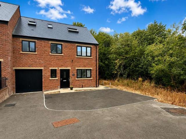 3 Bedroom Semi Detached House