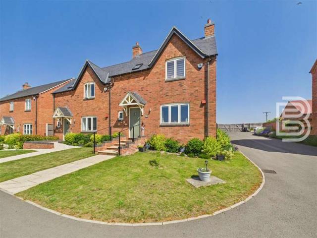 3 Bedroom Semi Detached House