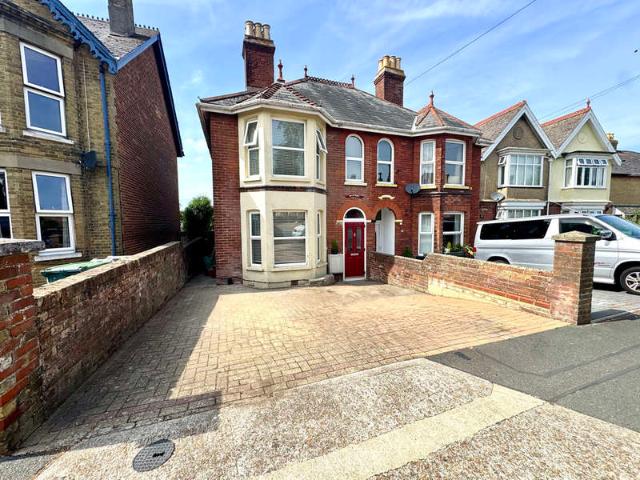 3 Bedroom Semi Detached House