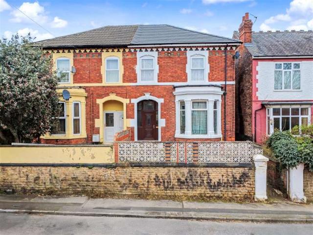 3 Bedroom Semi Detached House