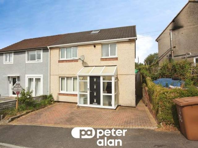 3 Bedroom Semi Detached House
