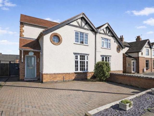 3 Bedroom Semi Detached House