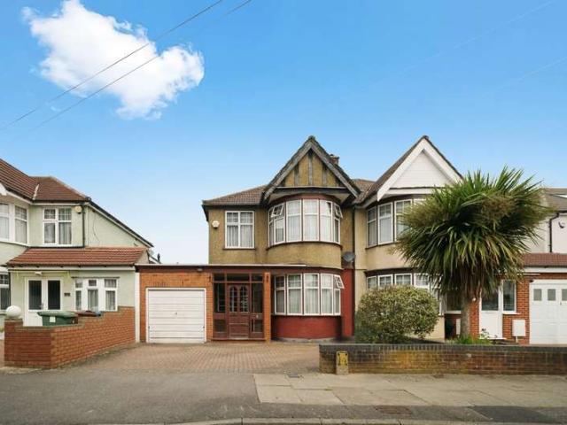 3 Bedroom Semi Detached House