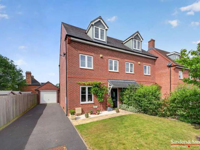 3 Bedroom Semi Detached House