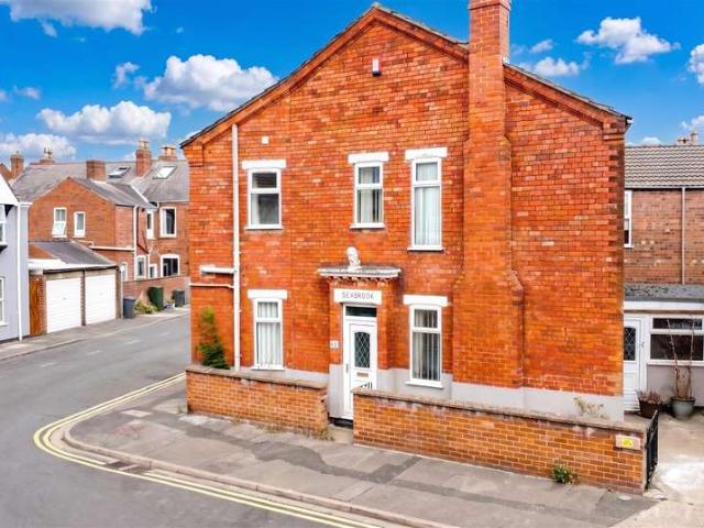 3 Bedroom Semi Detached House
