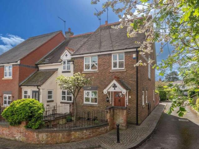 3 Bedroom Semi Detached House