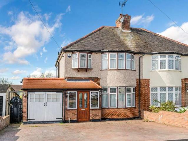 4 Bedroom Semi Detached House