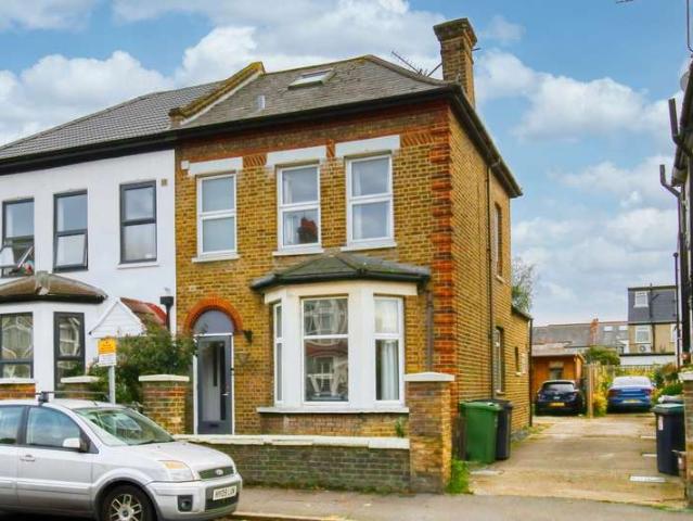 3 Bedroom Semi Detached House