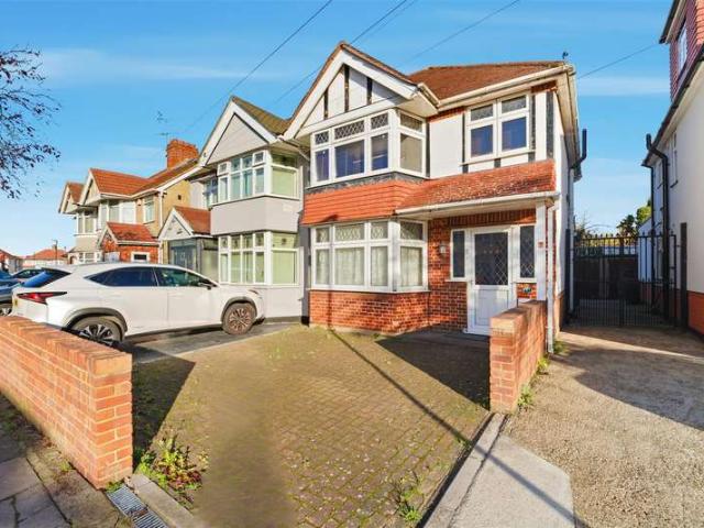 3 Bedroom Semi Detached House