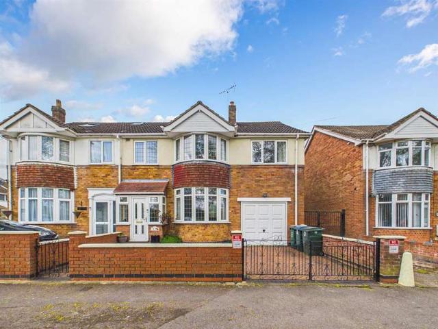 4 Bedroom Semi Detached House