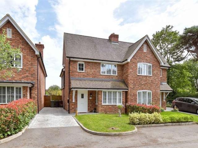 3 Bedroom Semi Detached House