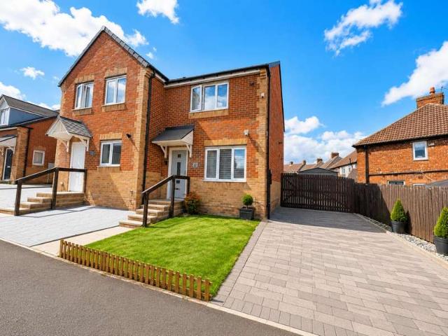 2 Bedroom Semi Detached House