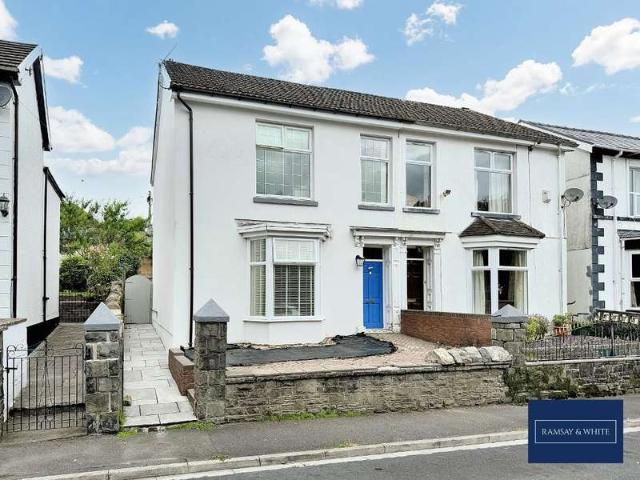 3 Bedroom Semi Detached House