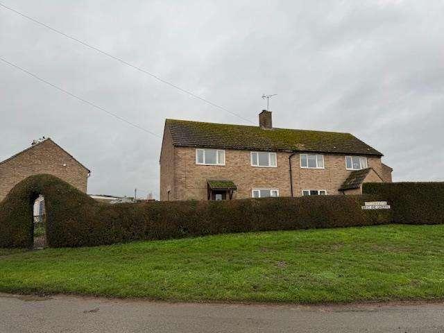 3 Bedroom Semi Detached House
