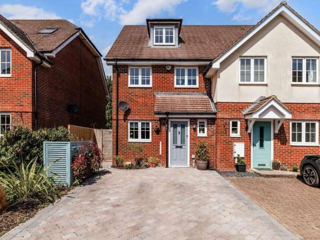 3 Bedroom Semi Detached House