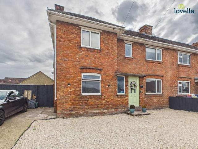 3 Bedroom Semi Detached House