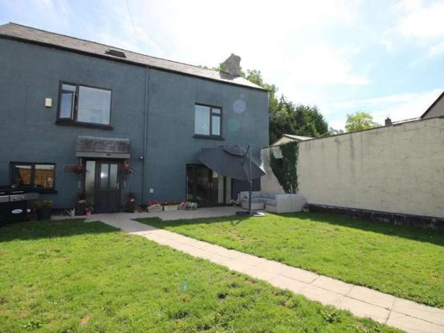 3 Bedroom Semi Detached House
