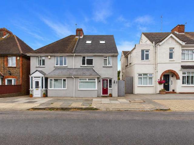 3 Bedroom Semi Detached House
