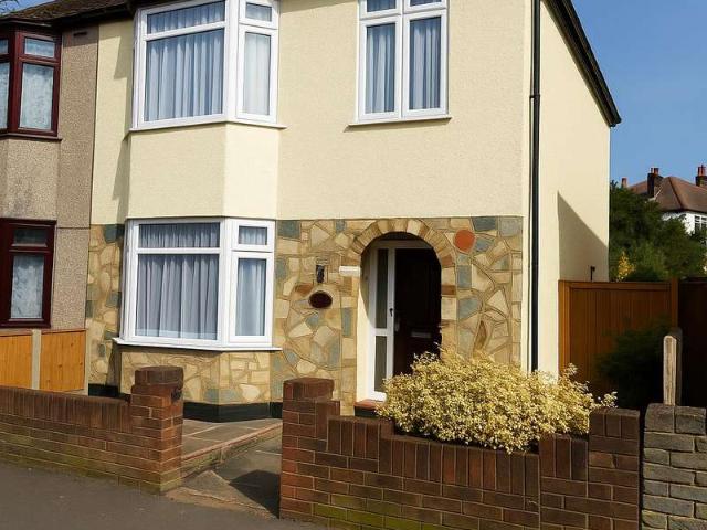3 Bedroom Semi Detached House