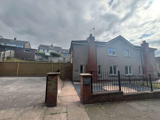 3 Bedroom Semi Detached House