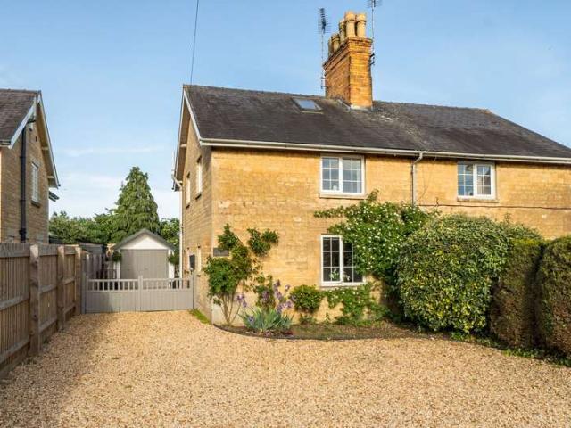 3 Bedroom Cottage House