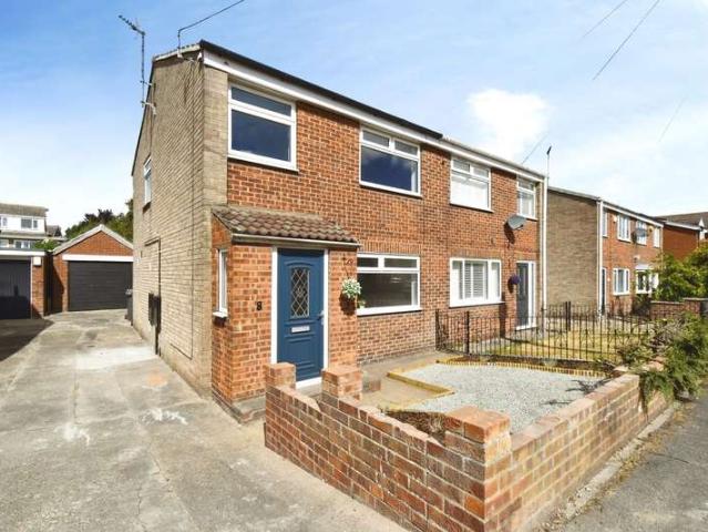 3 Bedroom Semi Detached House