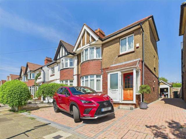 3 Bedroom Semi Detached House