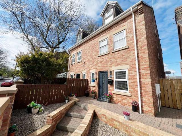 3 Bedroom Semi Detached House