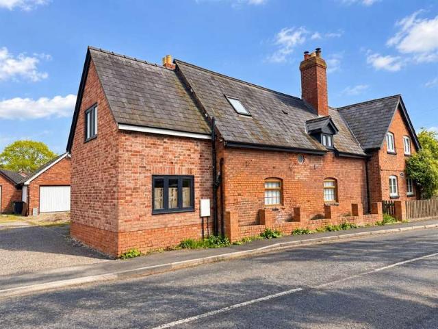 3 Bedroom Semi Detached House